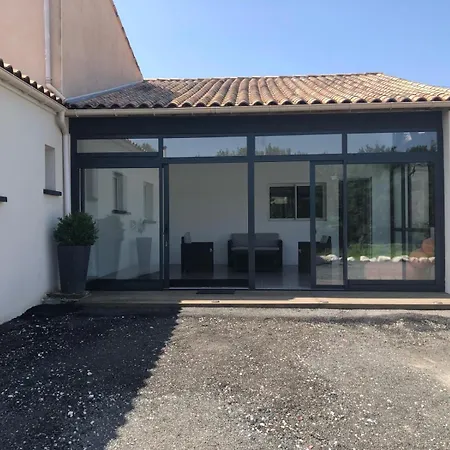 Kaja Holiday home Saint-Porchaire